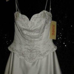 Jasmine Wedding Gown w/Clover Heart Embroidery OBO